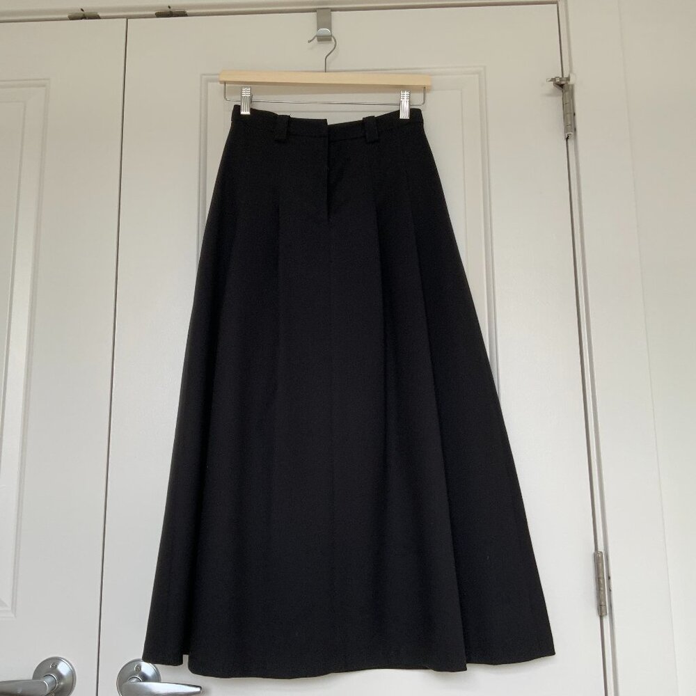 Black midi skirt